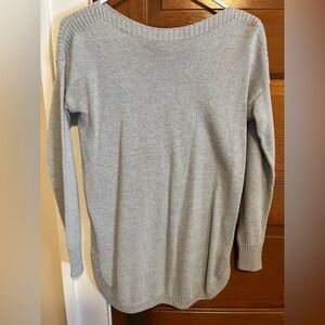 Old navy XS women’s long sleeve long sweater light gray knit top